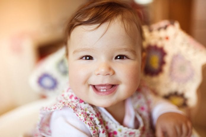 Primi dentini del bambino: sintomi e tutto ciò che devi sapere