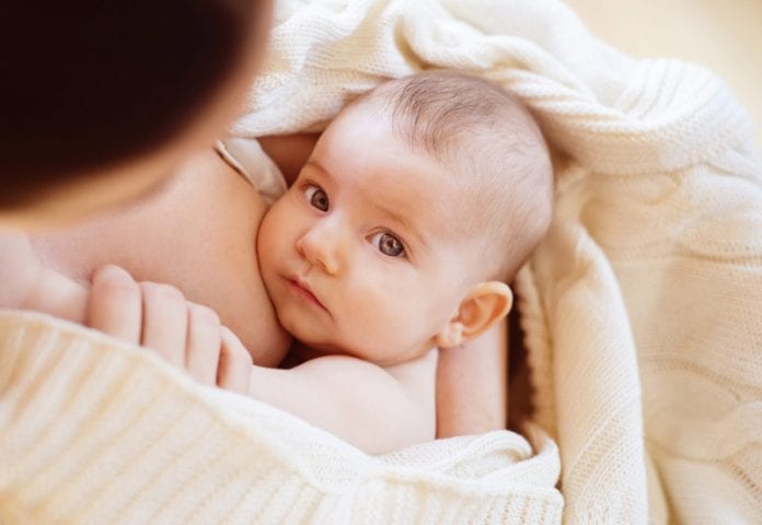 Benifici dell'allattamento al seno: come iniziare