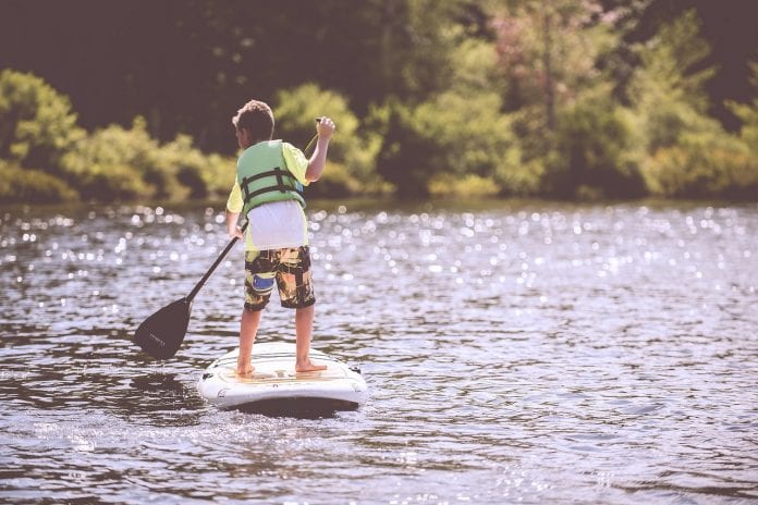 bambini vacanza italia lago