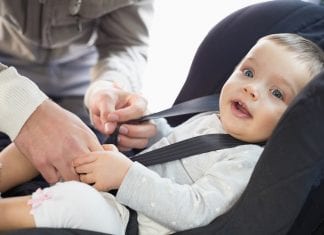 Dispositivo anti abbandono per i bambini in auto, cosa sapere bambini in auto