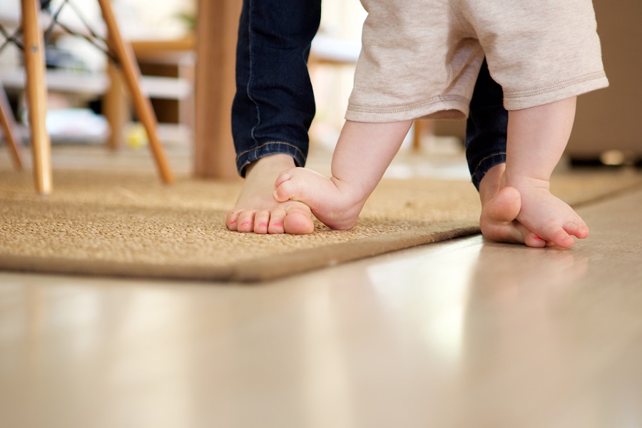Quando impara a camminare un bambino - primi passi