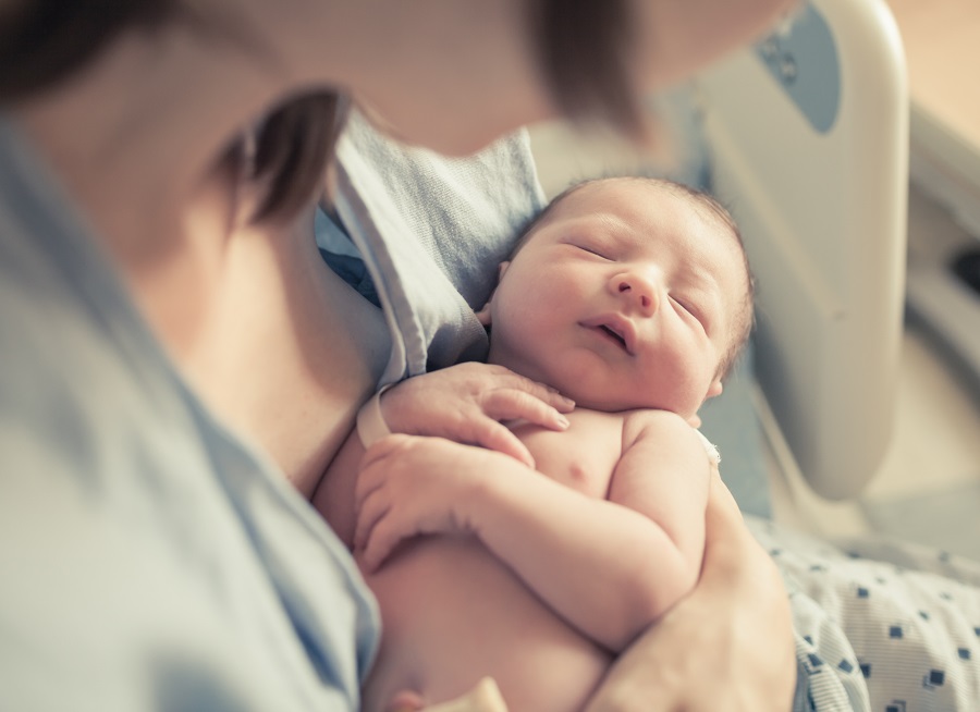 Tutto quello che bisogna sapere sul parto in casa - pelle a pelle