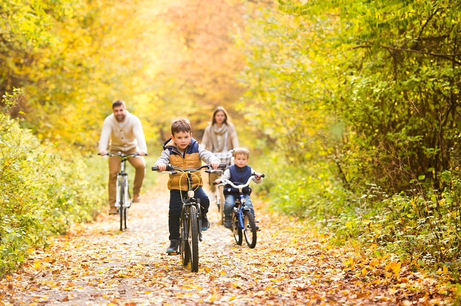 attività da fare con i bambini in autunno - gita in bici