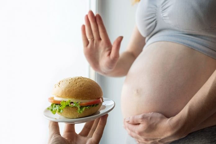 Dieta e gravidanza, gli alimenti da evitare