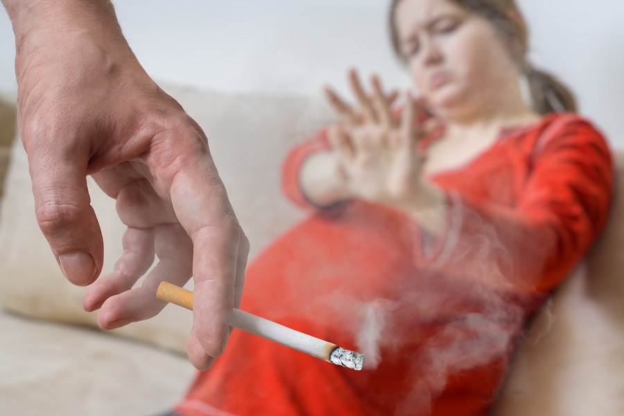 Fumo e gravidanza, quali sono i rischi per il bambino - fumo passivo