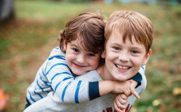 Le più belle frasi sui fratelli per celebrare questo legame unico Le più belle frasi sui fratelli per celebrare questo legame unico1