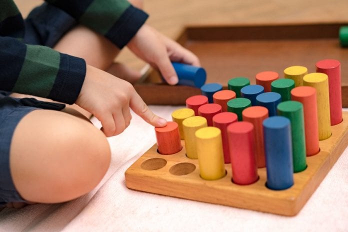 Regali di Natale Montessori, tante idee per bambini di ogni fascia di età