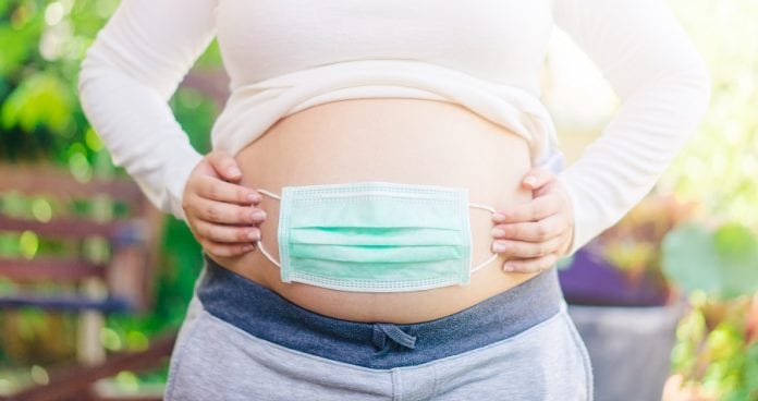 Covid e gravidanza, quali sono i rischi per mamma e bambino