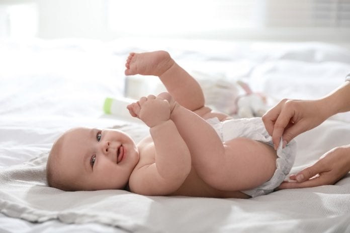 Come cambiare il pannolino ai neonati