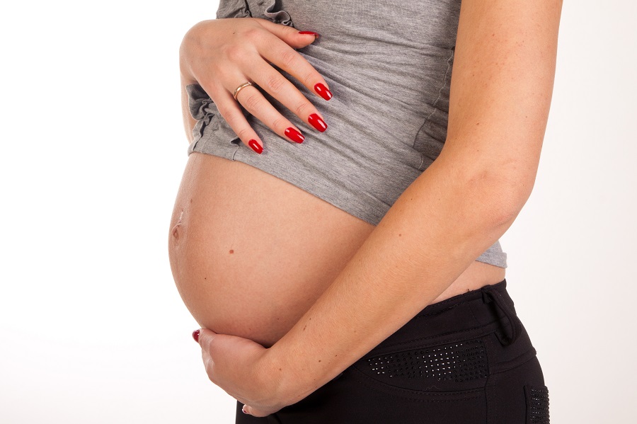 Bellezza in gravidanza, i cosmetici da evitare e quelli consentiti
