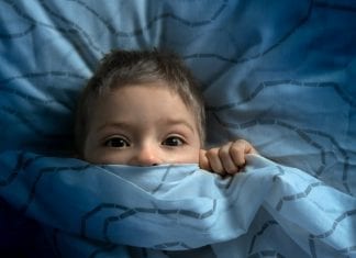 Come vincere la paura del buio nei bambini? Ecco tanti consigli efficaci Come vincere la paura del buio Tanti consigli per il tuo bambino