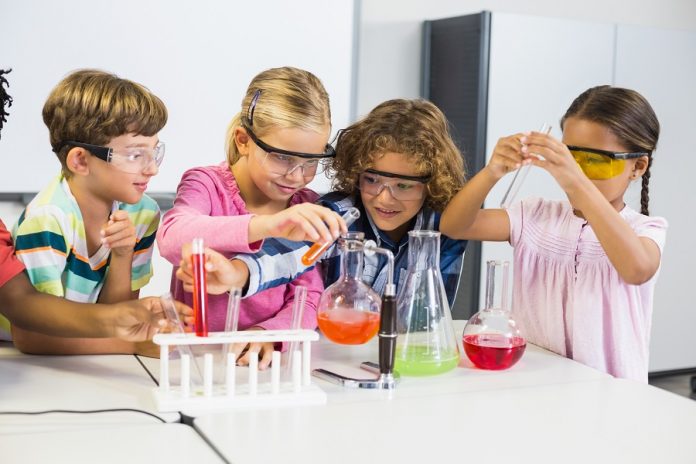 14 esperimenti per bambini: giochiamo con la scienza!