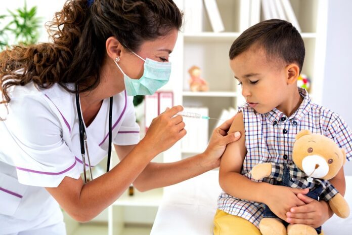 Covid, cosa sapere sul vaccino per i bambini tra i 5 e gli 11 anni?