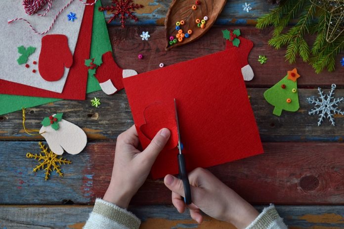 Lavoretti di Natale con la carta, tante idee per i bambini