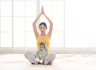 Yoga post parto: benefici, quando iniziare e corsi per mamma e bambino Cosa sapere sullo yoga post parto?