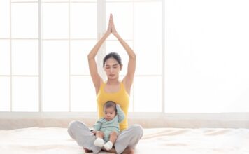 Yoga post parto: benefici, quando iniziare e corsi per mamma e bambino Cosa sapere sullo yoga post parto?