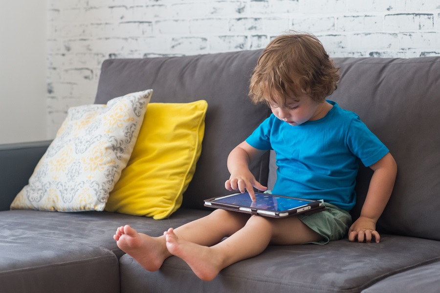 Da che età è giusto far utilizzare smartphone e tablet ai bambini