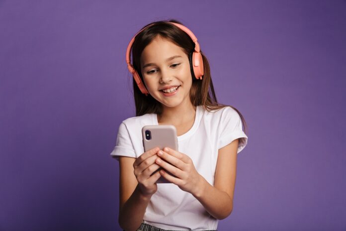Bambini e smartphone: le regole per un uso corretto