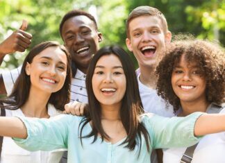 Adolescenti e orientamento sessuale, cosa sapere Adolescenti e orientamento sessuale, cosa sapere