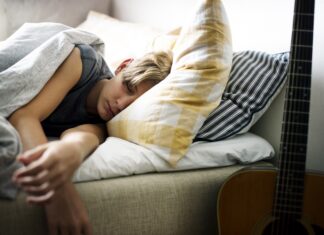 Insonnia adolescenti, tutte le cause e i rimedi Insonnia adolescenti, tutte le cause e i rimedi