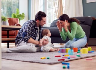 Tutta l’importanza del gioco del cucù per i neonati Tutta l'importanza del gioco del cucù per i neonati