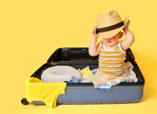 In vacanza col neonato, cosa mettere in valigia In vacanza col neonato, cosa mettere in valigia