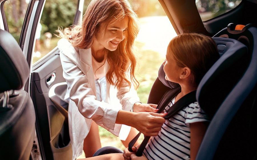 Viaggi lunghi in macchina con i bambini, consigli utili2
