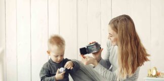 Vita Reale vs. Social Media: Come ho (ri)trovato la felicità lontano dalle mamme virtuali