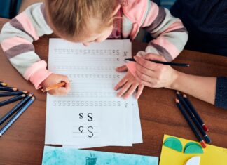 Pregrafismo, a cosa serve e come aiutare i bambini a esercitarsi